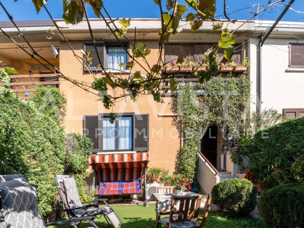 Villetta a schiera a Rezzato in Via Fratelli John e Robert Kennedy - Foto 2