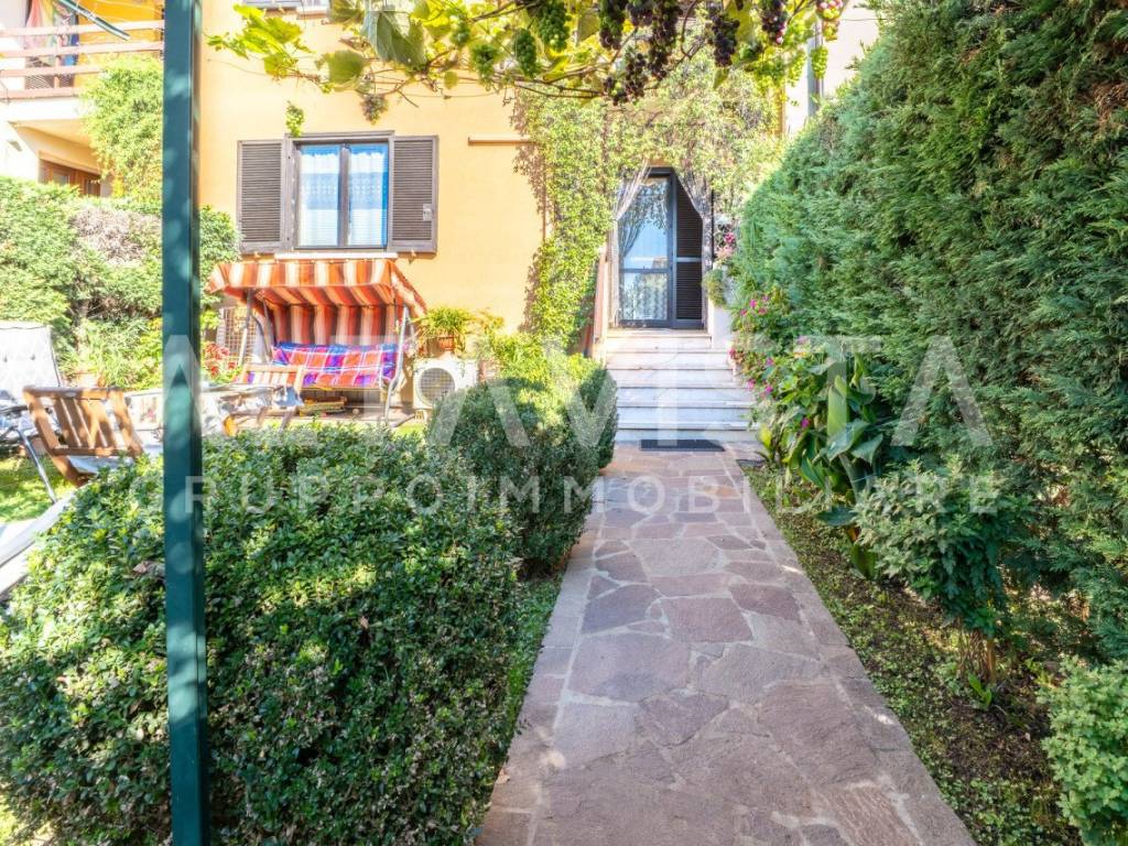 Villetta a schiera a Rezzato in Via Fratelli John e Robert Kennedy - Foto 3
