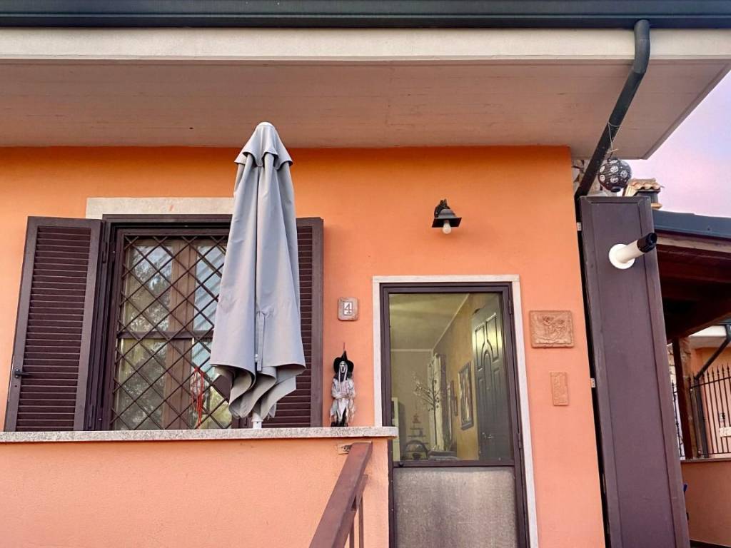 Villetta a schiera a Guidonia montecelio in Via Colle Rosa - Foto 3