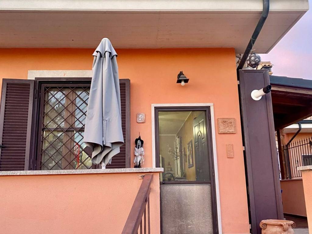 Villetta a schiera a Guidonia montecelio in Via Colle Rosa - Foto 4