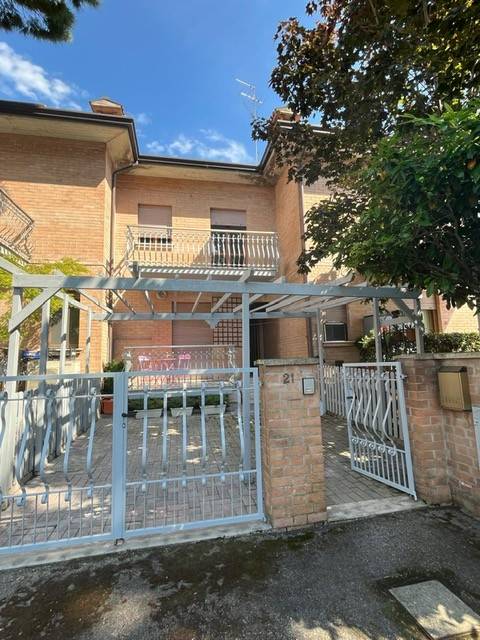 Villa a Ferrara in Via Giuseppe Cadolini - Foto 2