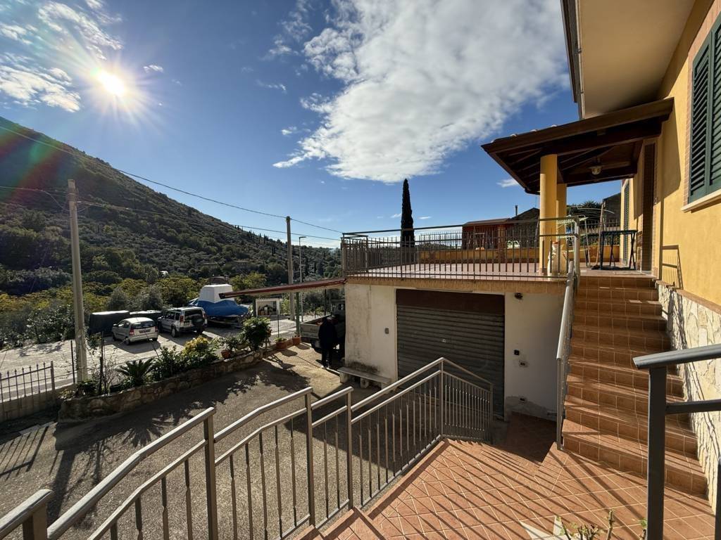 Casa indipendente a Fondi in Via Monte delle Fate - Foto 3