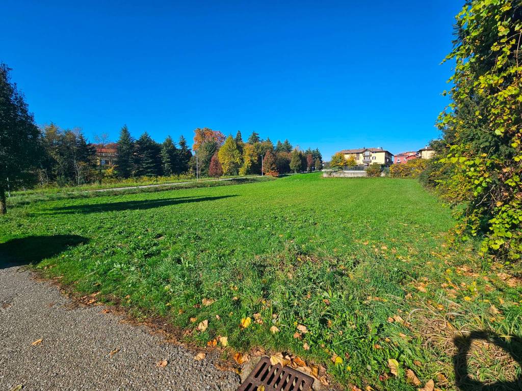Terreno a Carnago in Via Sandro Pertini - Foto 2