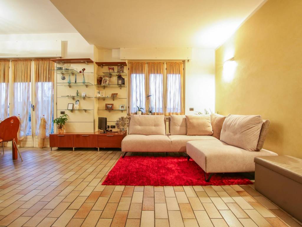 Appartamento a Villafranca di verona in Via Camillo Benso di Cavour, 159 - Foto 2