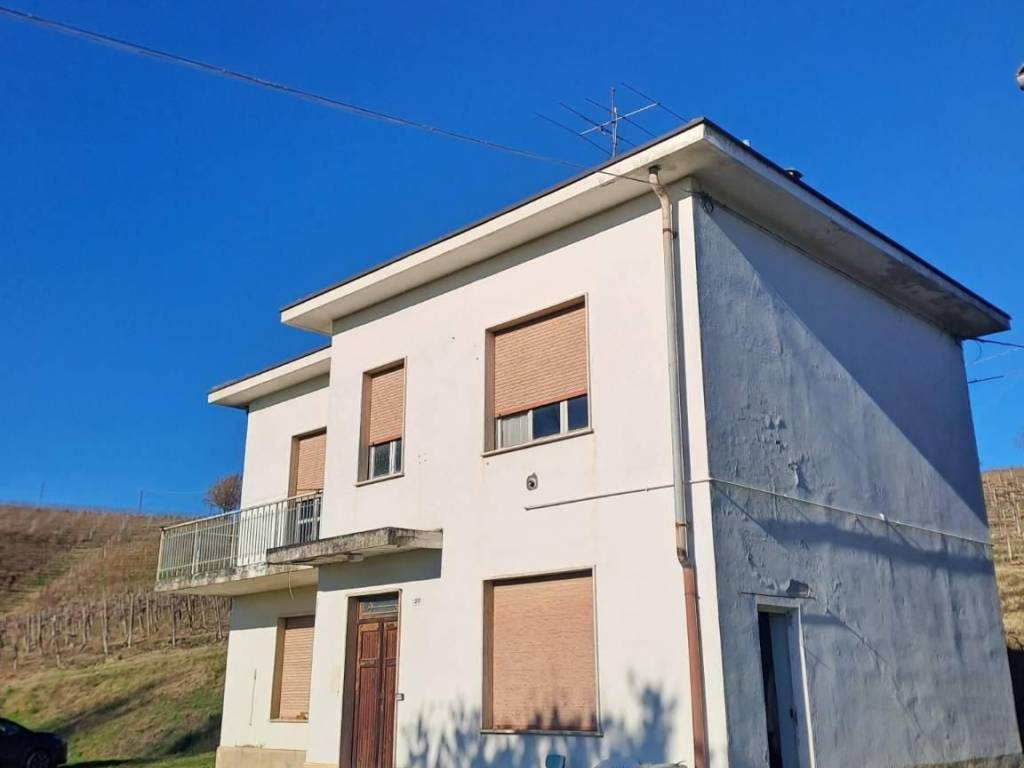 Rustico / casale a Nizza monferrato in Strada Vecchia di Calamandrana - Foto 3