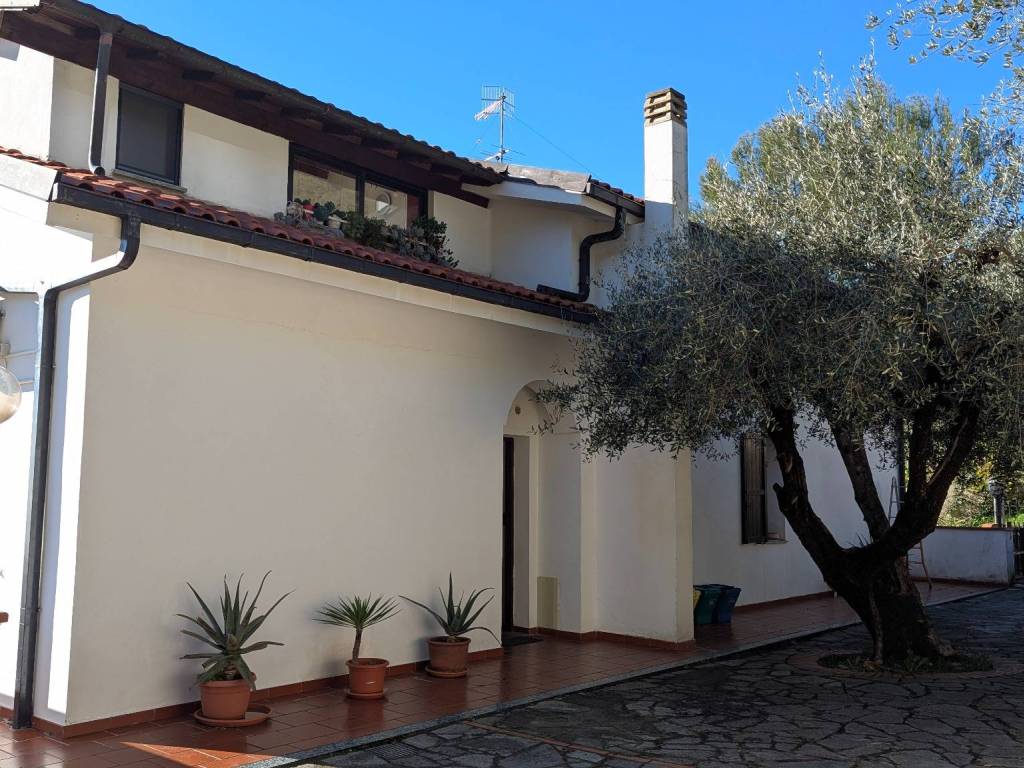 Appartamento a Imperia in Via Nostra Signora delle Grazie - Foto 2