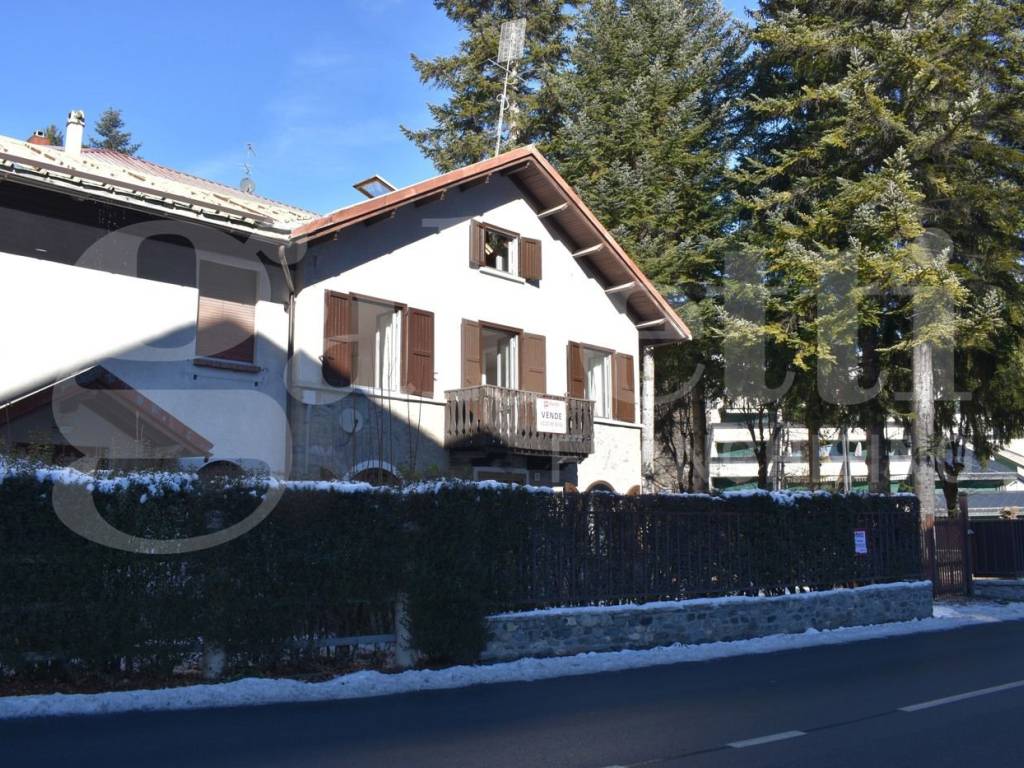 Villa a Bardonecchia in Viale della Vittoria, 26 - Foto 2