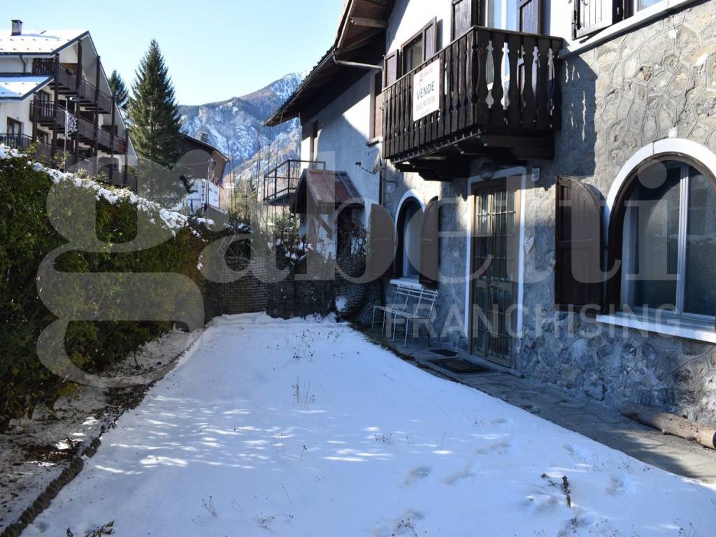Villa a Bardonecchia in Viale della Vittoria, 26 - Foto 3