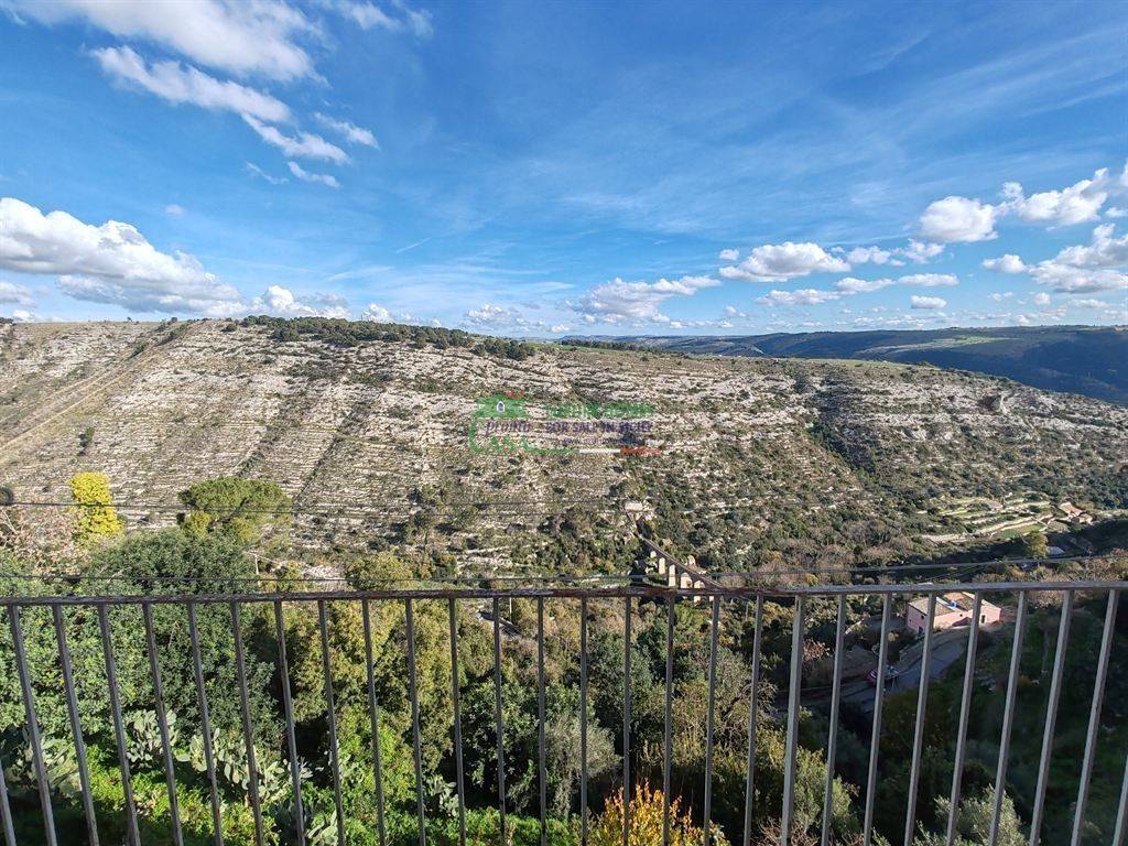 Appartamento a Ragusa in Via Mariannina Schininà - Foto 2
