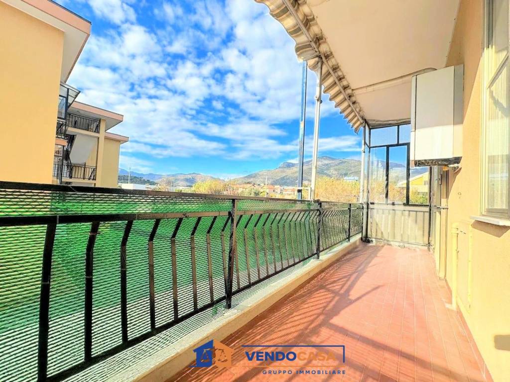 Appartamento a Loano in Via Isonzo - Foto 2