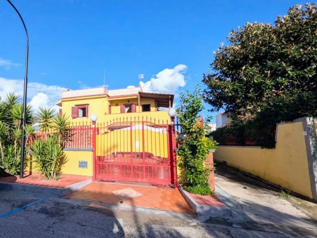 Villa a Cellole in Viale Stromboli - Foto 3