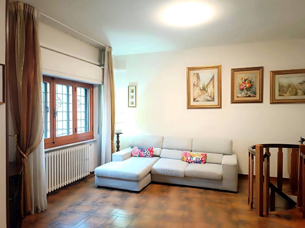 Appartamento a Prato in Viale Borgo Valsugana - Foto 2