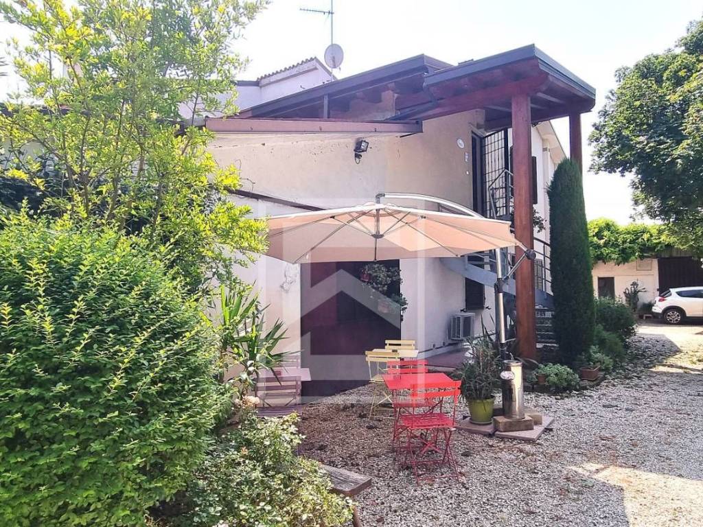 Villa a Monzambano in Strada Salionze, 1 - Foto 3