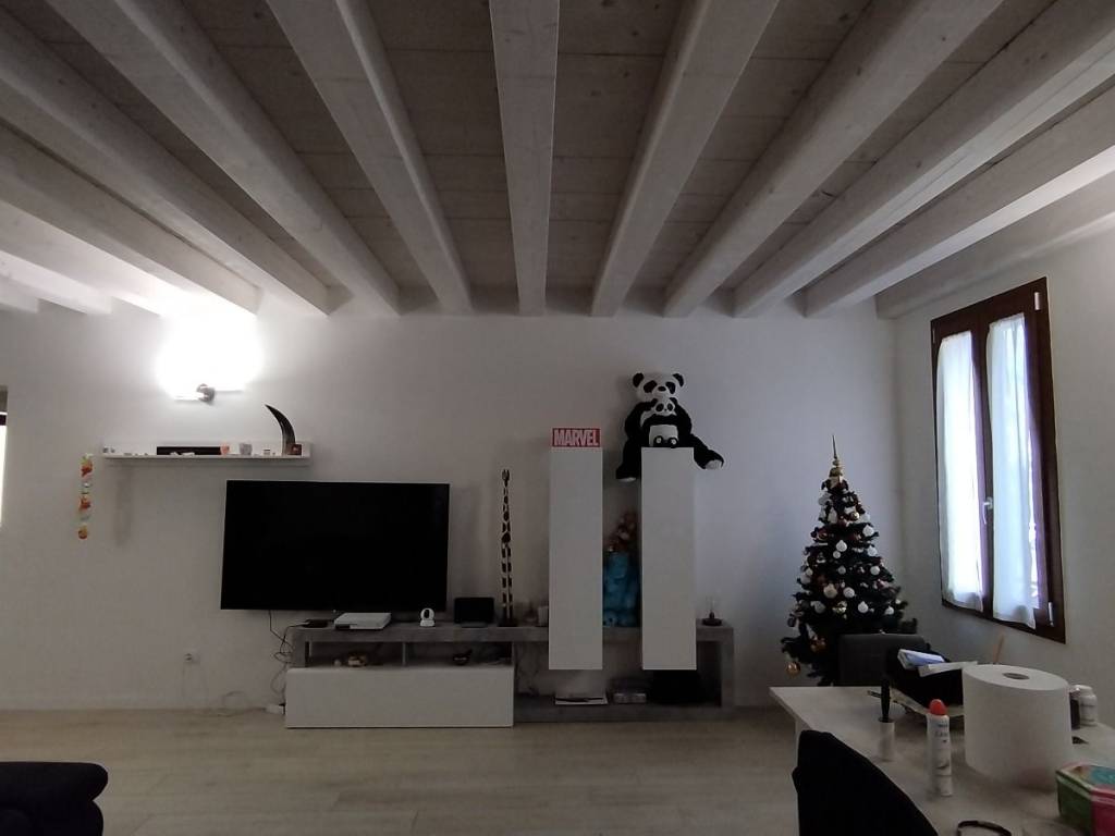 Palazzo / stabile a Quistello in Piazza Giacomo Matteotti - Foto 2
