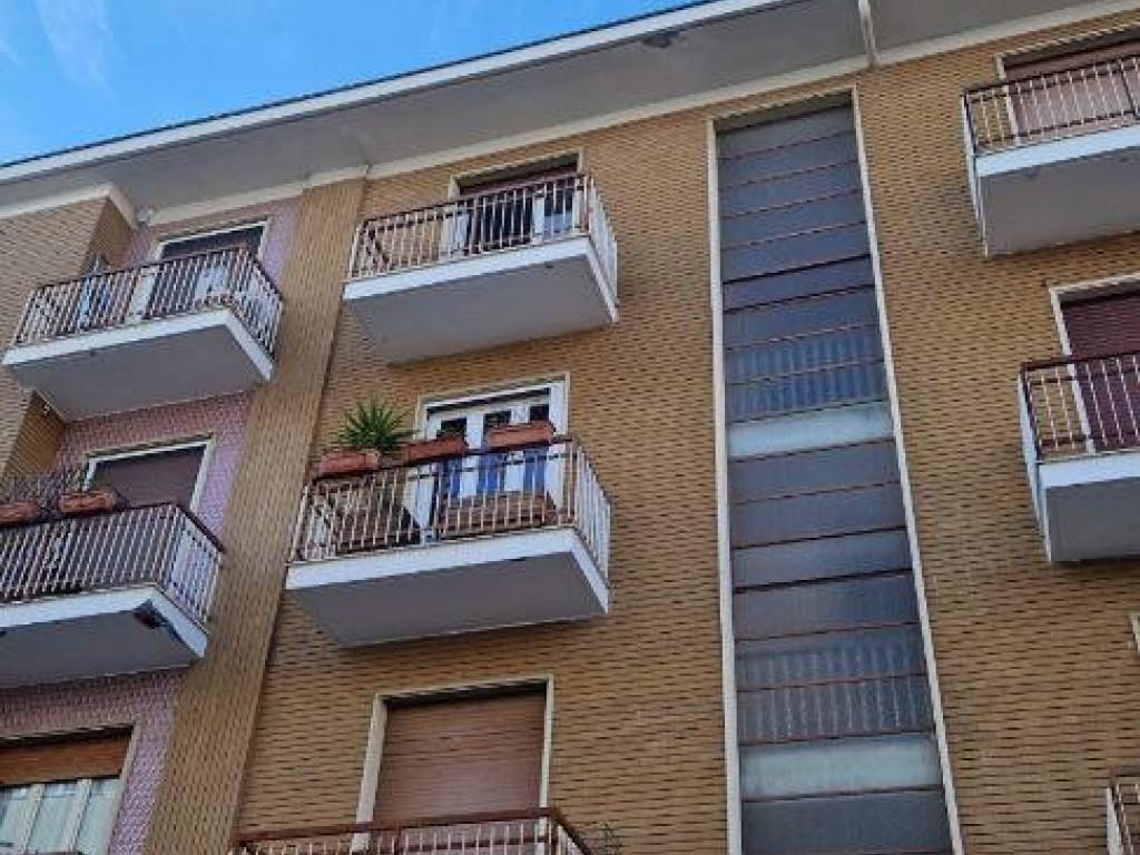 Appartamento a Rivoli in Via Fratelli Bandiera, 8 - Foto 2