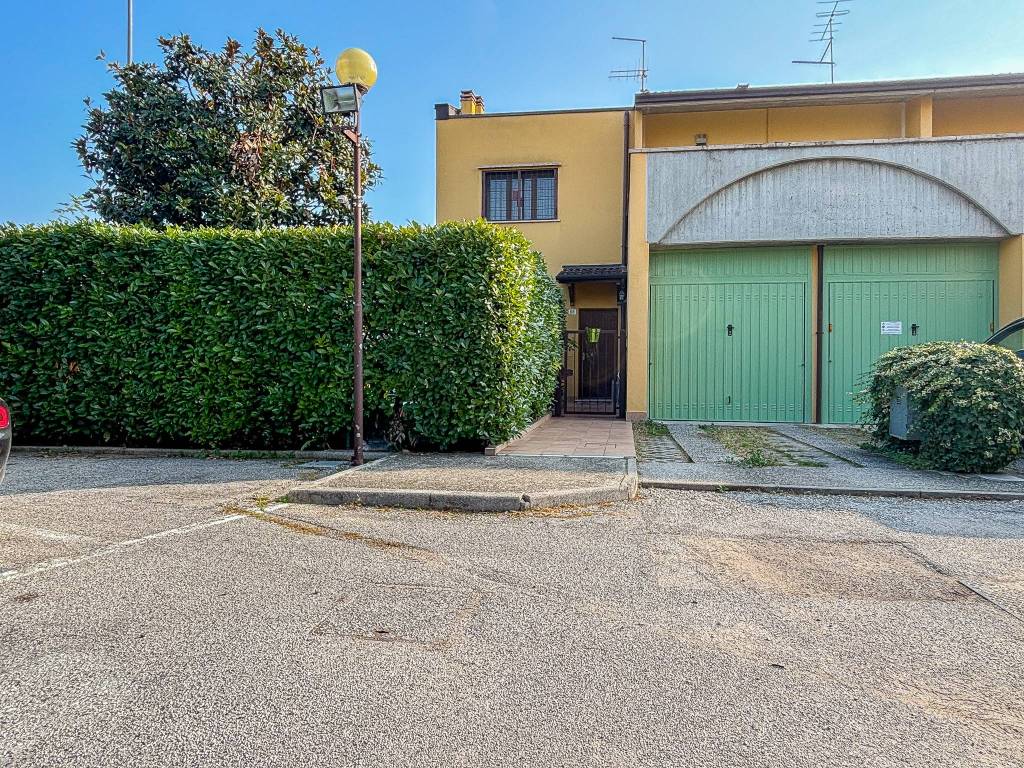 Villetta a schiera a Verona in Via Turandot, 68 - Foto 2