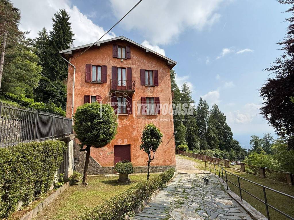 Appartamento a Brunate in Via alle Colme 2 - Foto 2