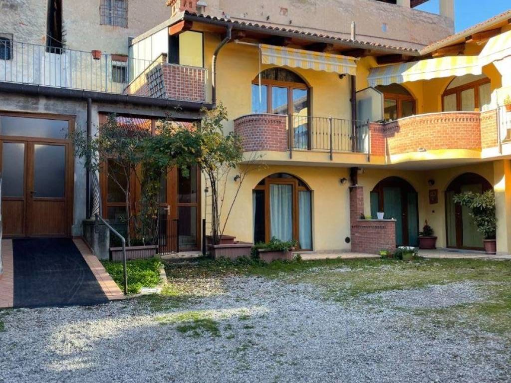 Appartamento a Costigliole saluzzo in Via Vittorio Veneto, 81 - Foto 2