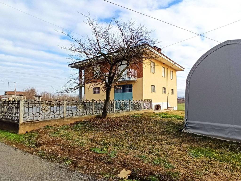 Villa a Carrù in Strada Benevagienna, 77 - Foto 3