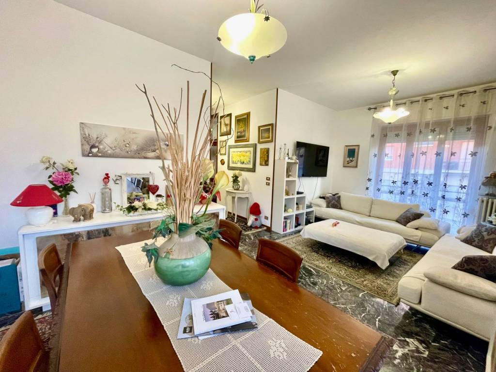 Appartamento a Asti in Via Alessandro Manzoni - Foto 2