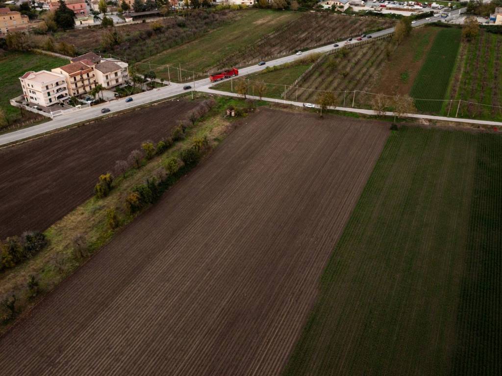 Terreno a Maddaloni in Via Statale Appia, 7 - Foto 2