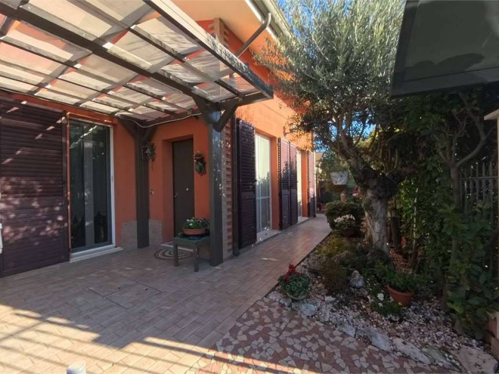 Villa a Rimini in Via delle Cascine, 34 - Foto 3