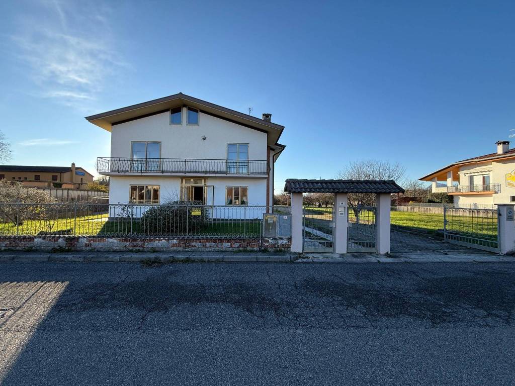 Villa a Tarcento in Via della Ferrovia, 19 - Foto 2