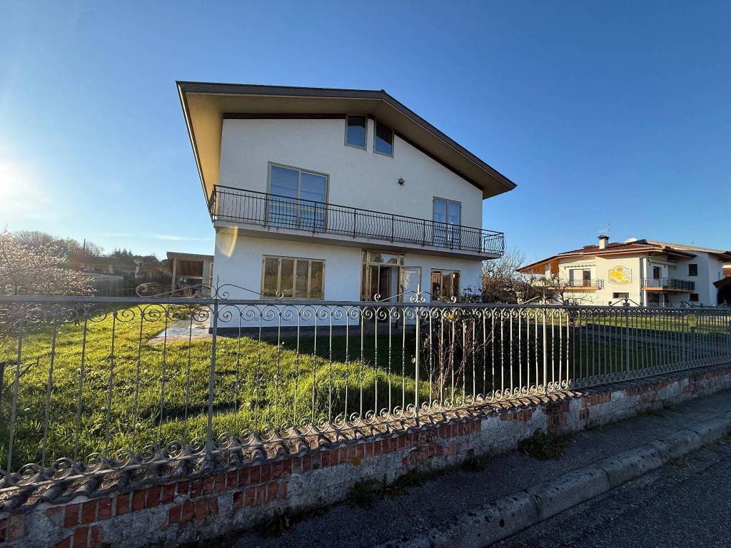 Villa a Tarcento in Via della Ferrovia, 19 - Foto 3