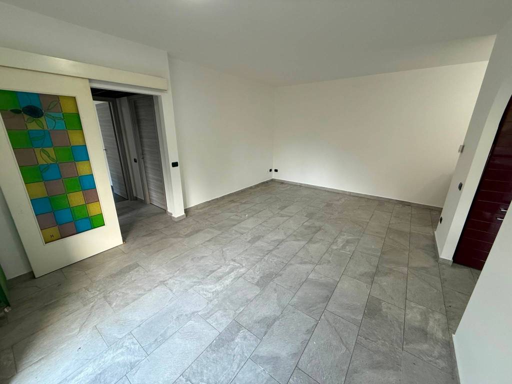 Appartamento a Saronno in Viale Giulio Cesare - Foto 2