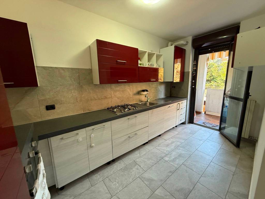 Appartamento a Saronno in Viale Giulio Cesare - Foto 3