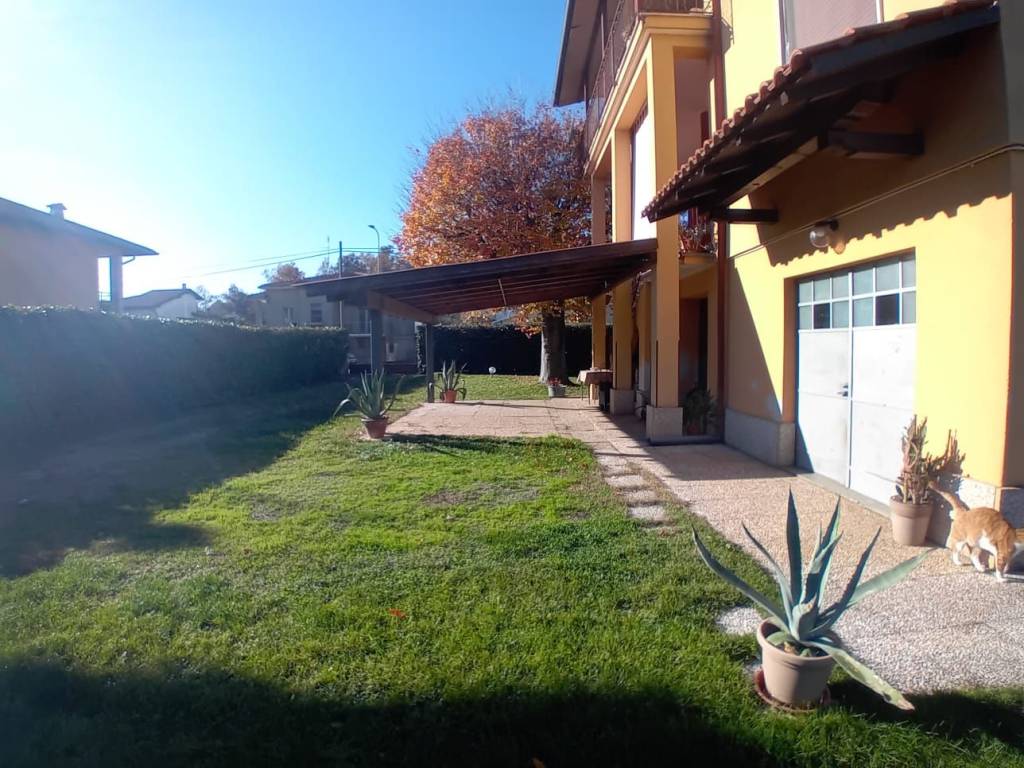 Villa a Bellinzago novarese in Via della Libertà, 130 - Foto 2