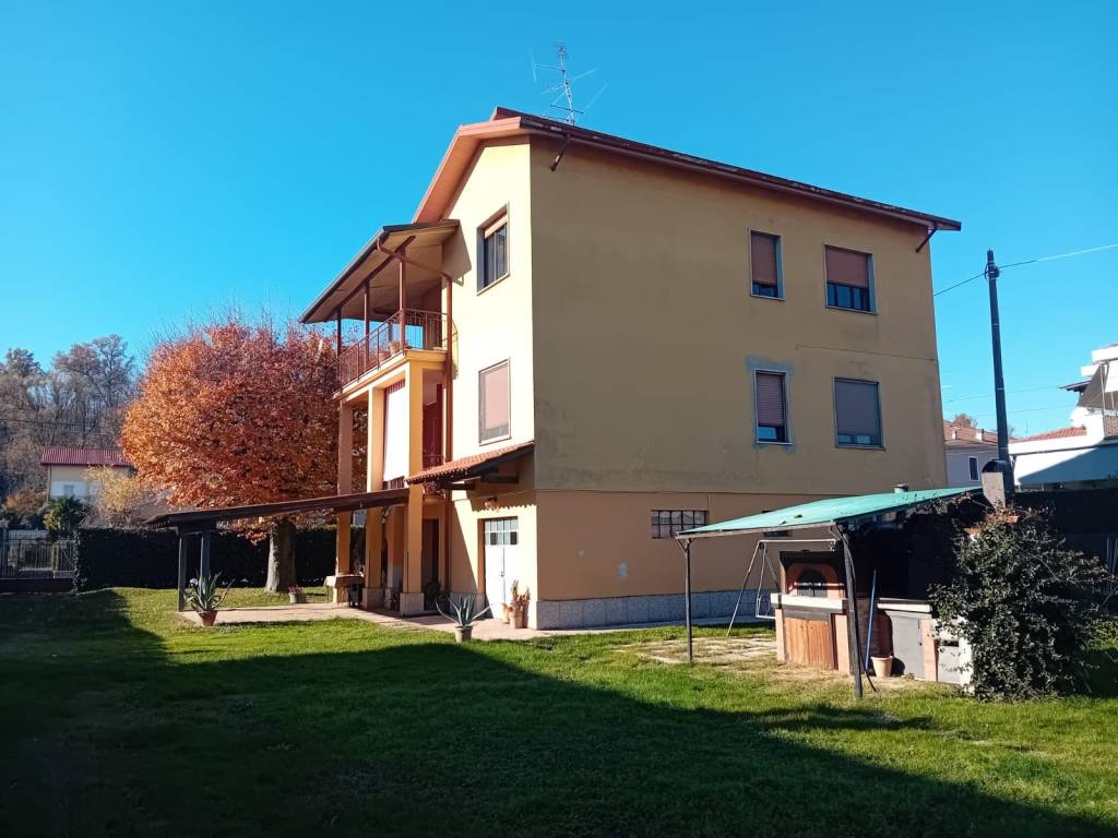 Villa a Bellinzago novarese in Via della Libertà, 130 - Foto 3