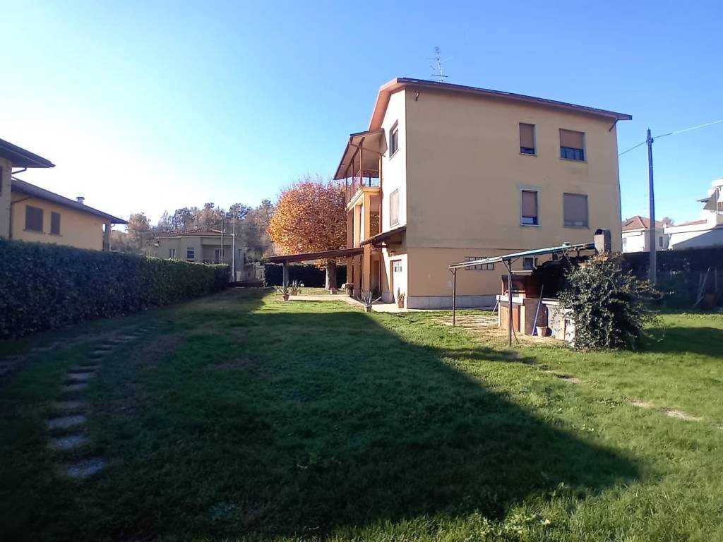 Villa a Bellinzago novarese in Via della Libertà, 130 - Foto 4