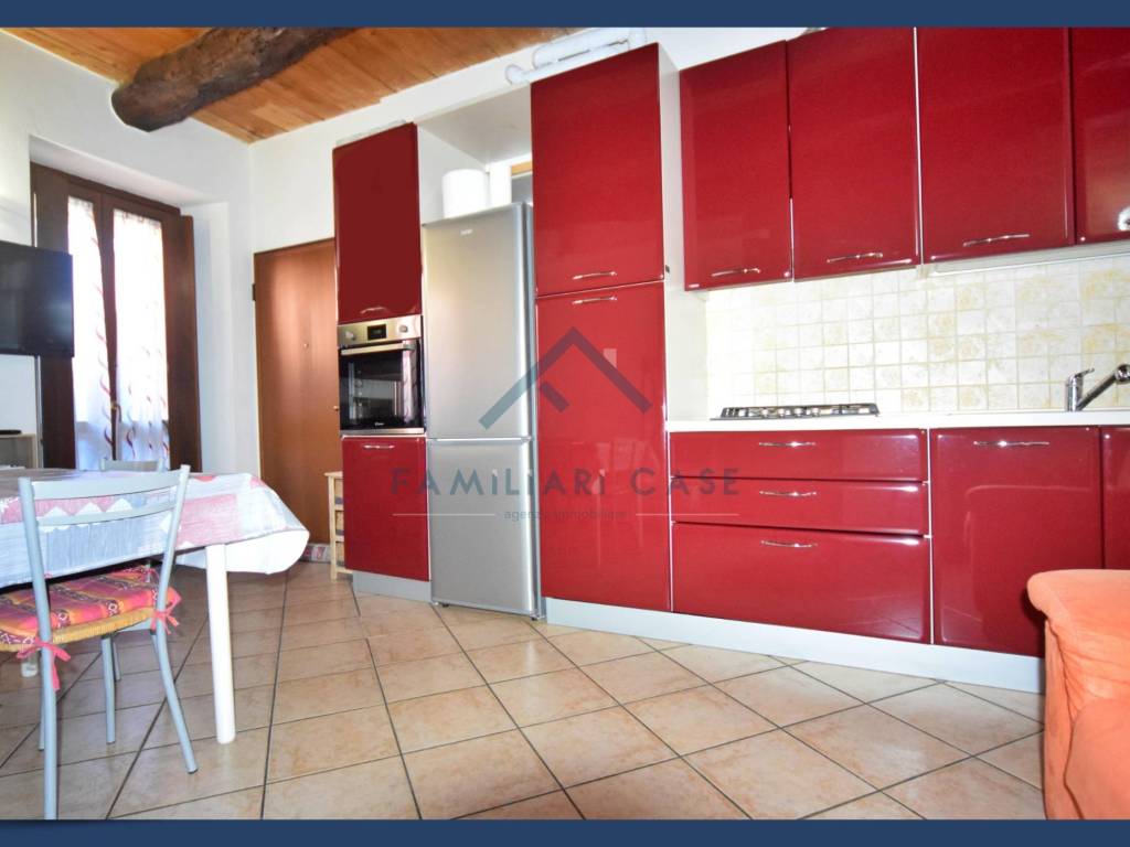 Appartamento a Vergiate in Via Forno Vecchio - Foto 2