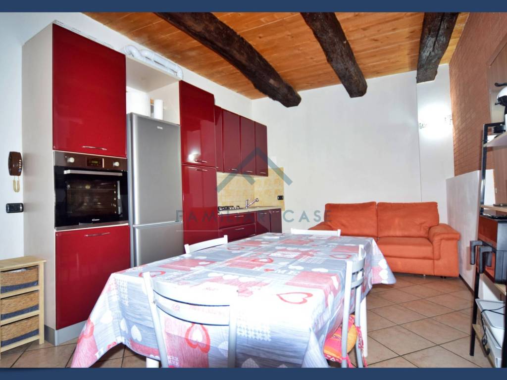 Appartamento a Vergiate in Via Forno Vecchio - Foto 4