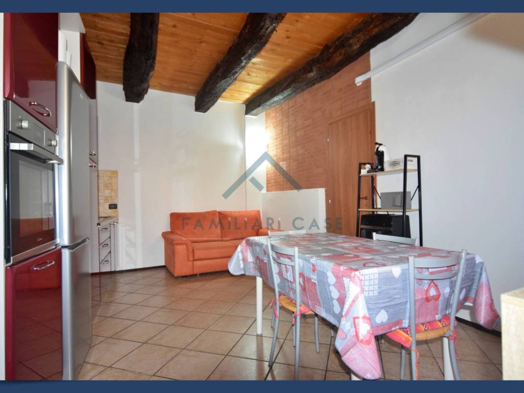 Appartamento a Vergiate in Via Forno Vecchio - Foto 5