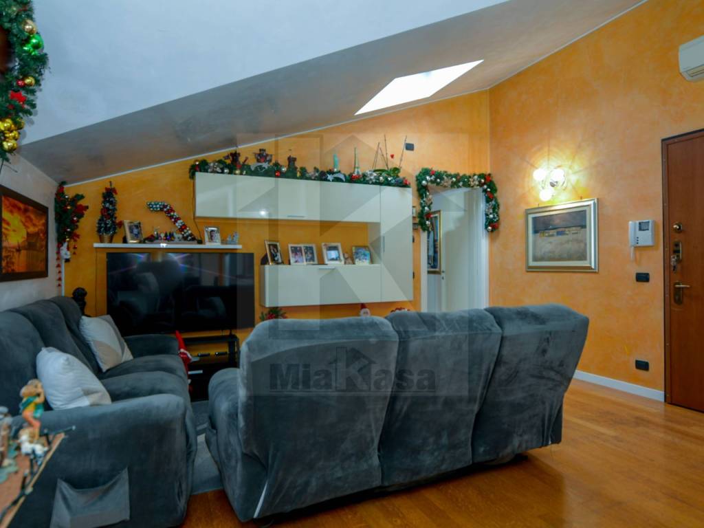 Appartamento a Uboldo in Via Padre Celso Tognoni - Foto 2