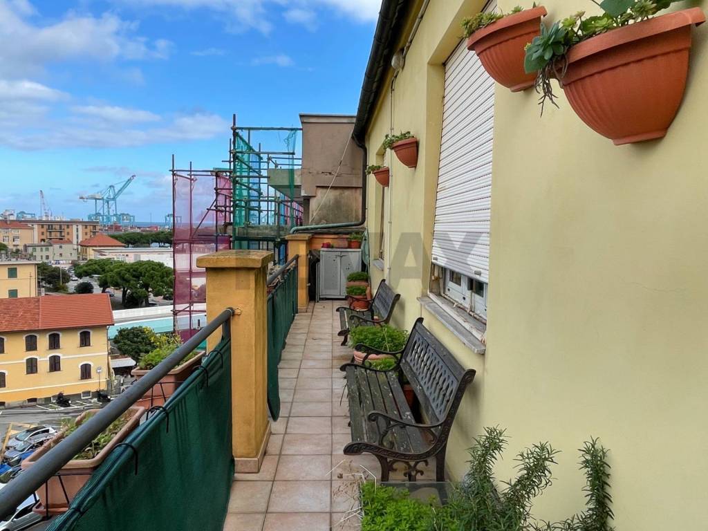 Appartamento a Vado ligure in piazza san giovanni battista, 7 - Foto 2