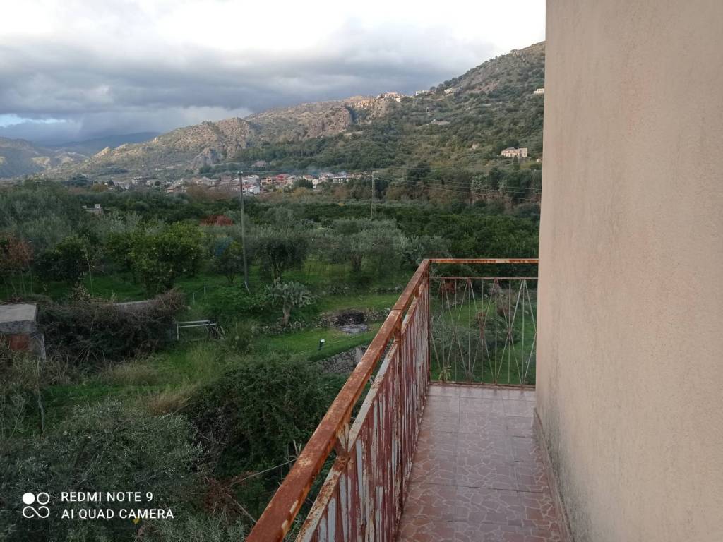 Rustico / casale a Castiglione di sicilia in via ficarazzi - Foto 5