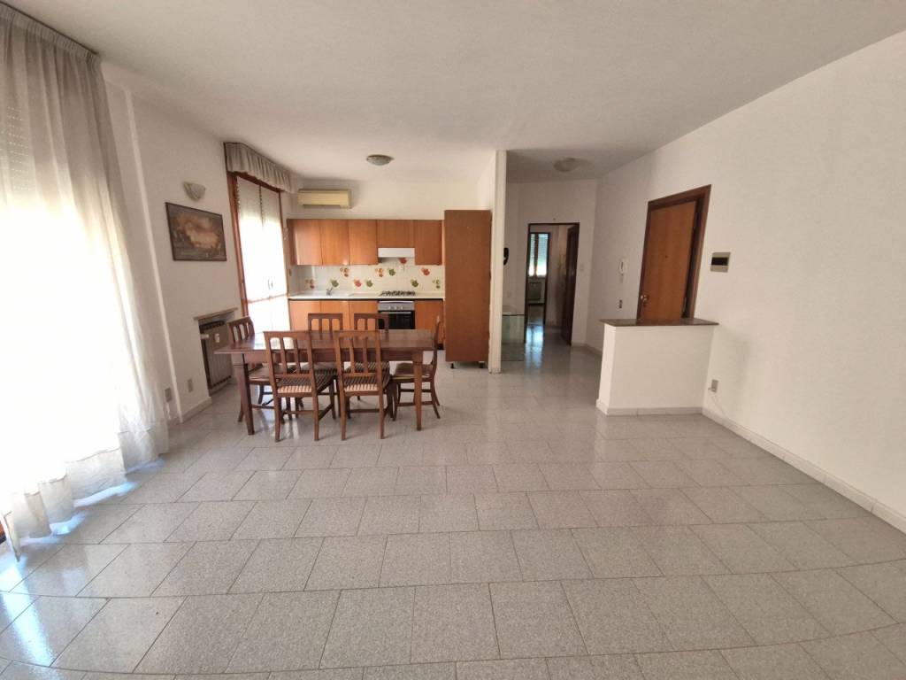 Appartamento a Verona in Via Pietro Cossali - Foto 2