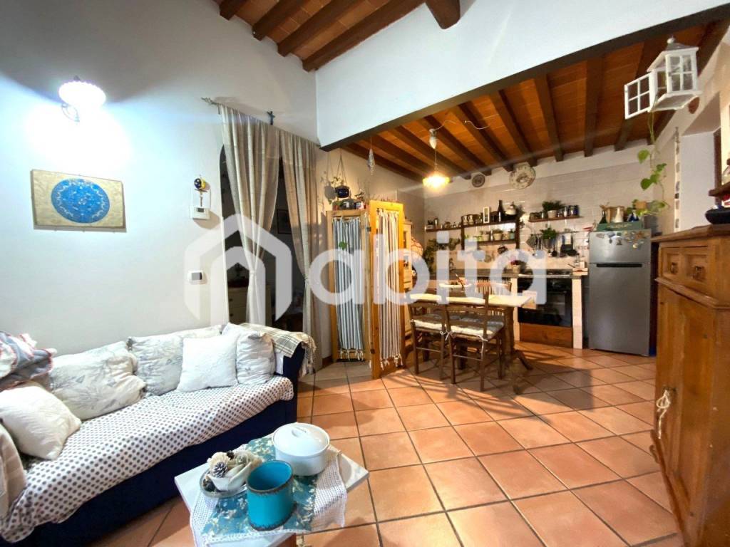 Appartamento a Montevarchi in via del romito - Foto 2