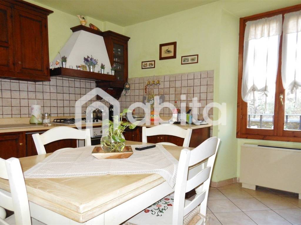 Villa a Terranuova bracciolini in PIAZZALE TRENTO - Foto 2