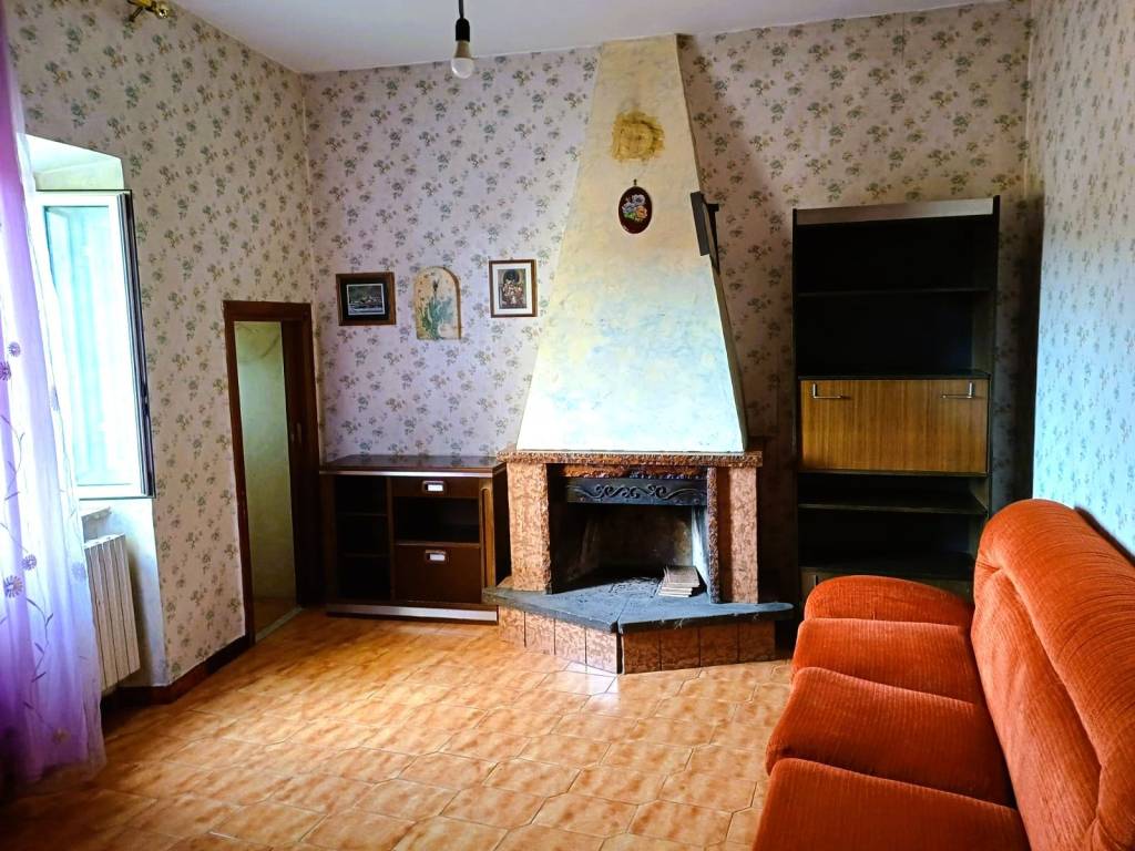 Appartamento a Caprarola in Piazza Vittorio Emanuele - Foto 5