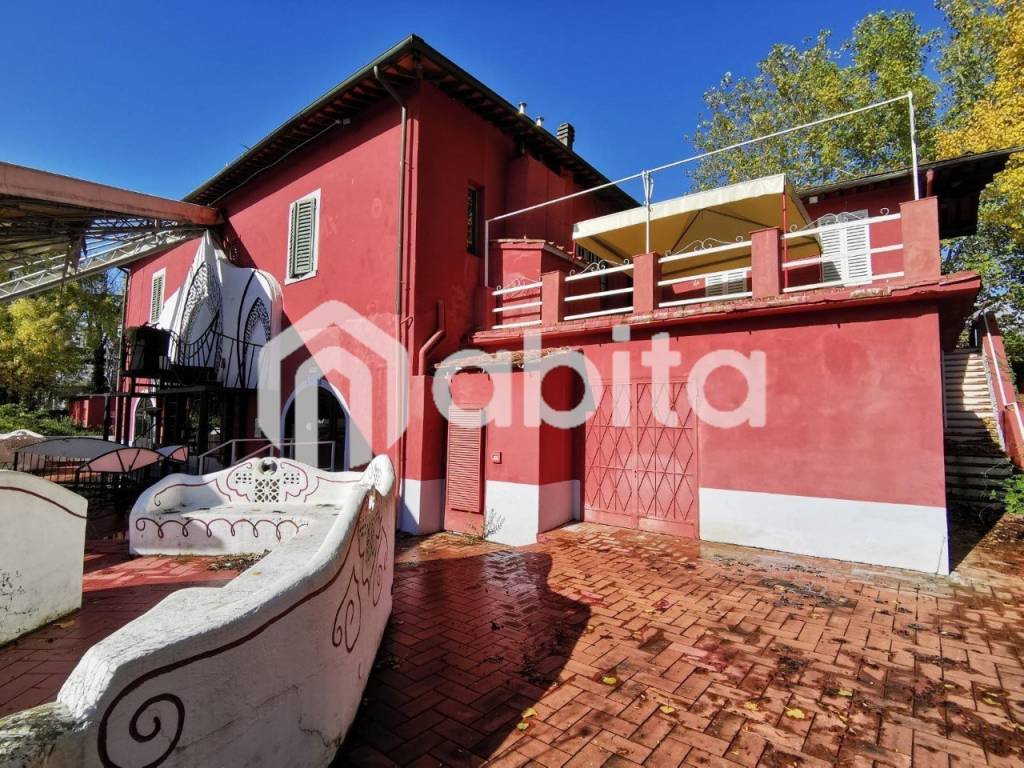 Villa a Terranuova bracciolini in strada lungo l'arno - Foto 4