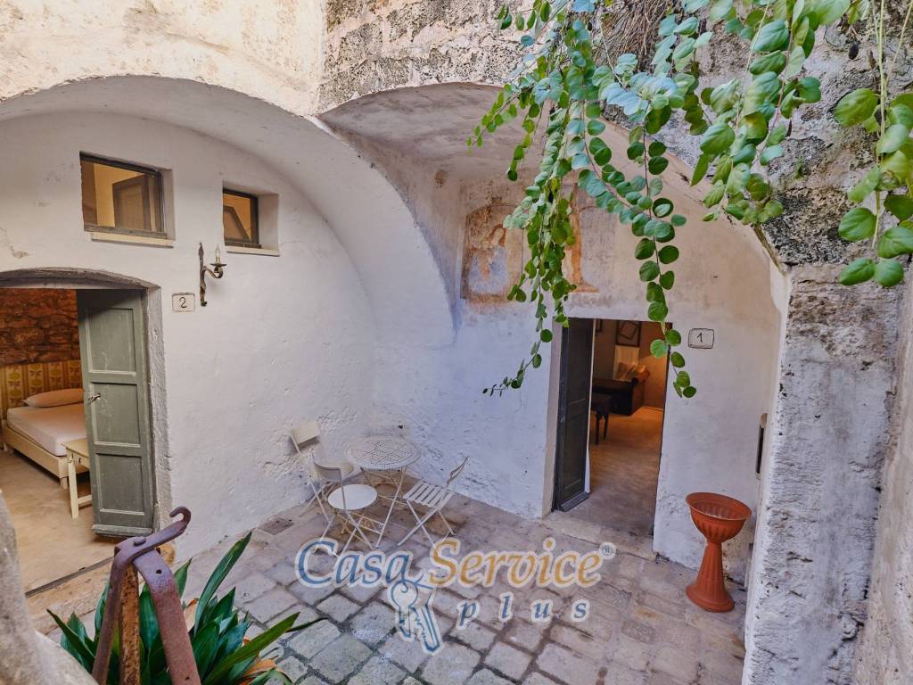 Casa indipendente a Racale in Via Umberto I - Foto 2