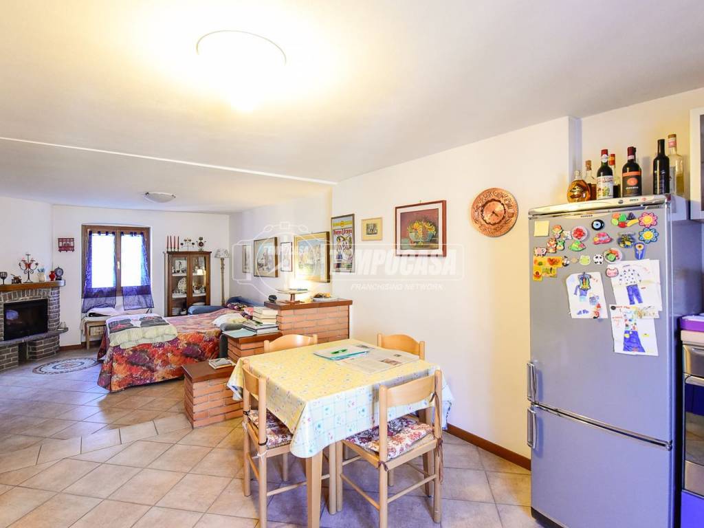 Appartamento a Valbrona in Via Risorgimento - Foto 3