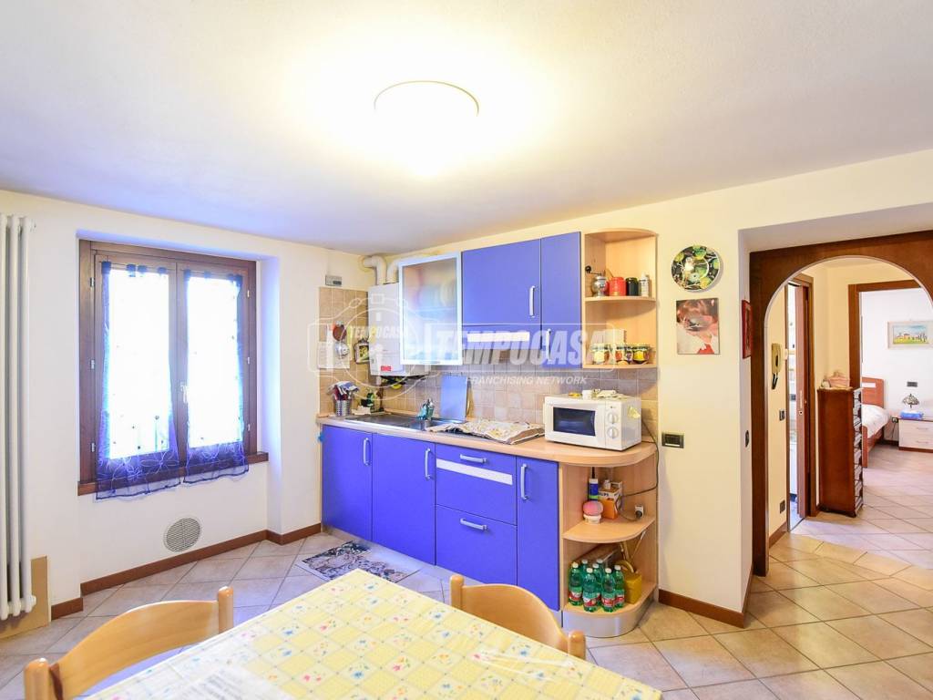 Appartamento a Valbrona in Via Risorgimento - Foto 4