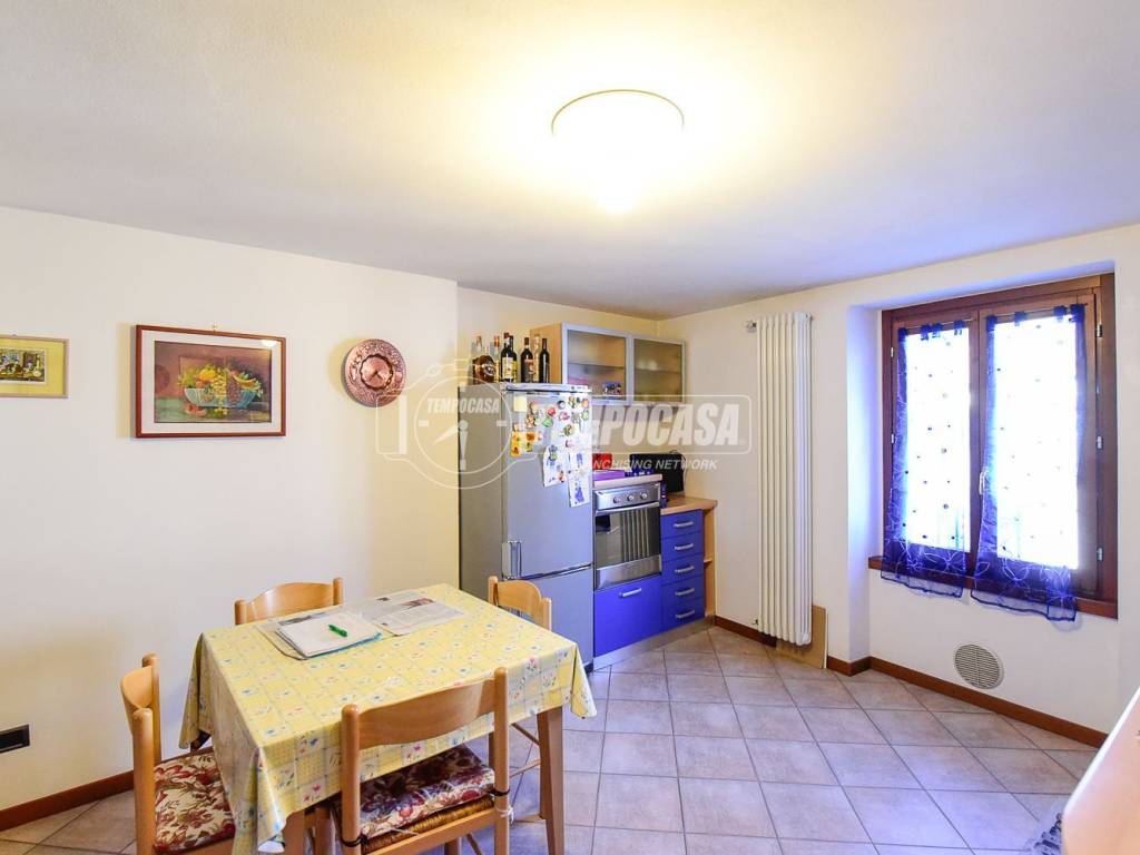 Appartamento a Valbrona in Via Risorgimento - Foto 5