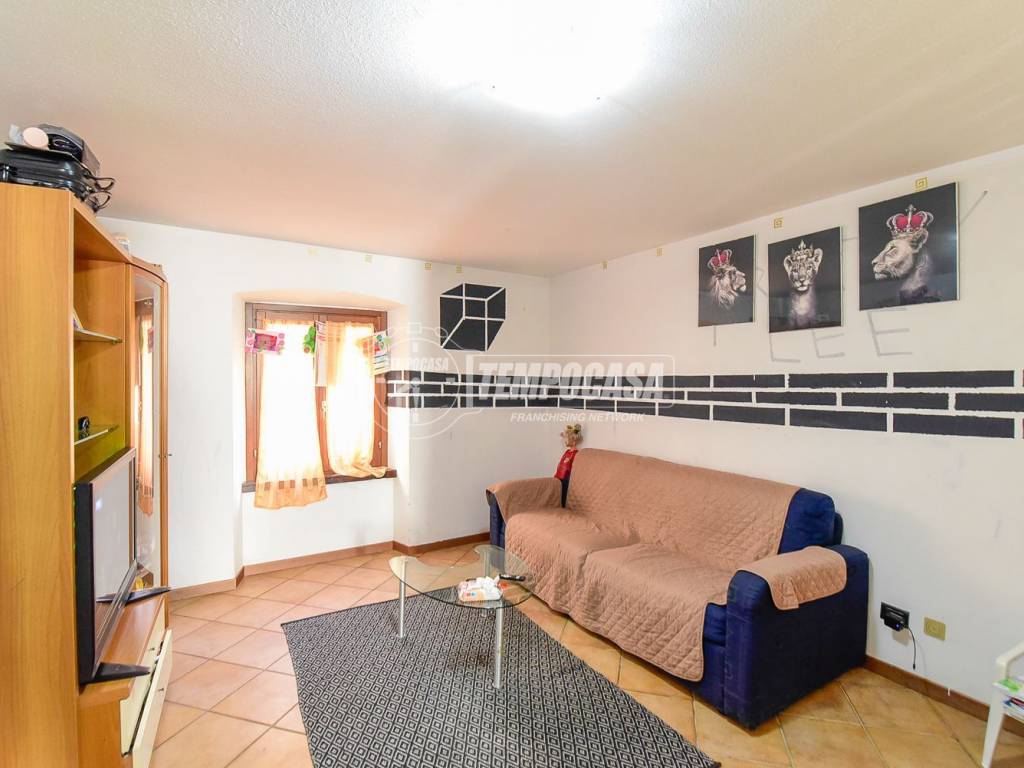 Appartamento a Valbrona in Via Risorgimento - Foto 2