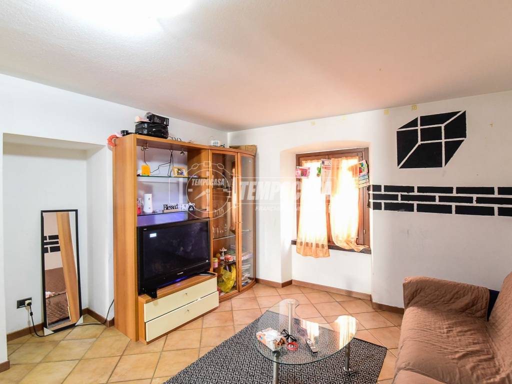 Appartamento a Valbrona in Via Risorgimento - Foto 3